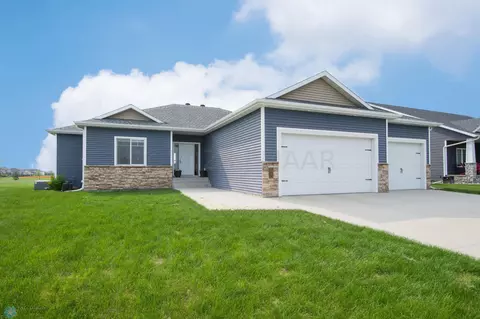 104 Lindsey Ct, Mapleton, ND 58059 photo 2