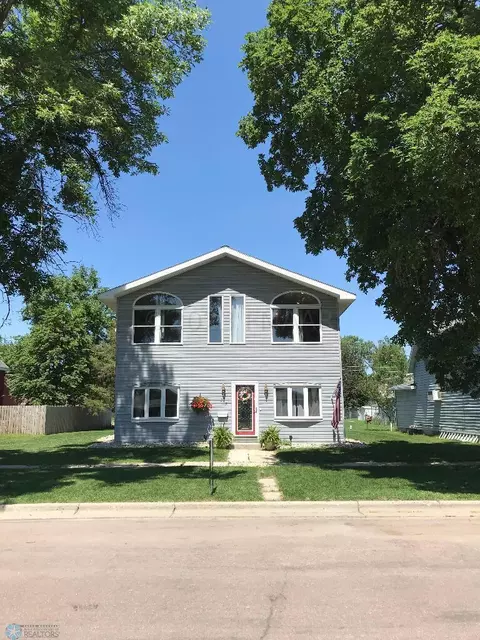 212 4th Ave N, Wahpeton, ND 58075