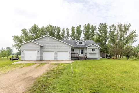 615 Lynn Dawn Dr, Argusville, ND 58005