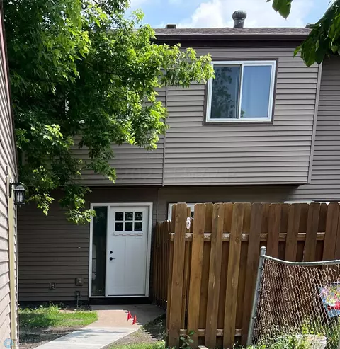 2240 30 12 Ave S, Fargo, ND 58103