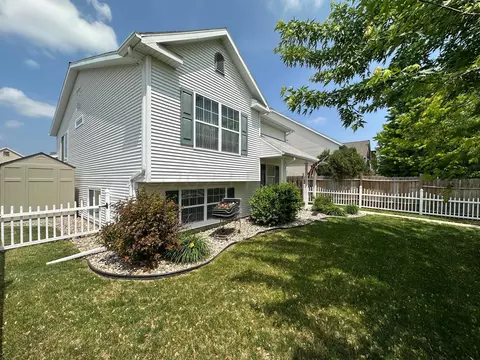 1963 58 Ave S, Fargo, ND 58104