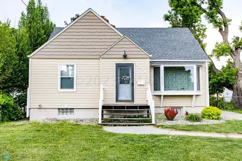 1324 7th Ave N, Moorhead, MN 56560