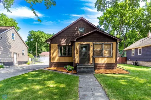 1525 7 Ave S, Fargo, ND 58103