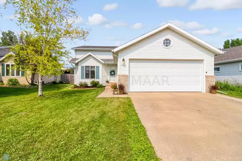 5425 18 St S, Fargo, ND 58104