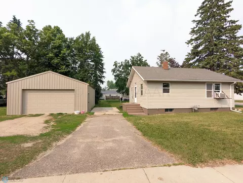 203 1st St NW, Wadena, MN 56482