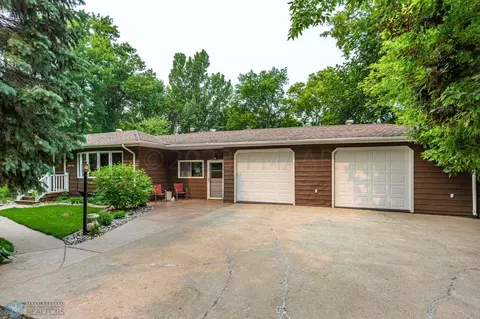 1326 River St, West Fargo, ND 58078