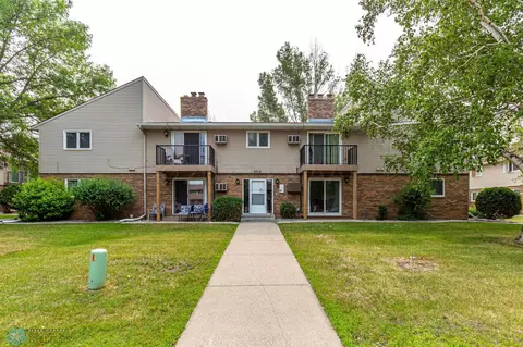 2012 Park Blvd S, Fargo, ND 58103