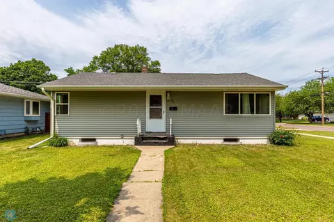 301 25 Ave N, Fargo, ND 58102