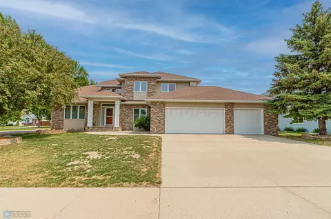 2145 Sterling Rose Ln S, Fargo, ND 58104