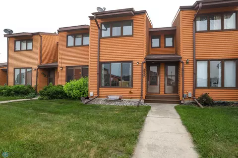 2227 4th Ave S, Moorhead, MN 56560