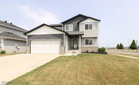 5407 Justice Dr S, Fargo, ND 58104