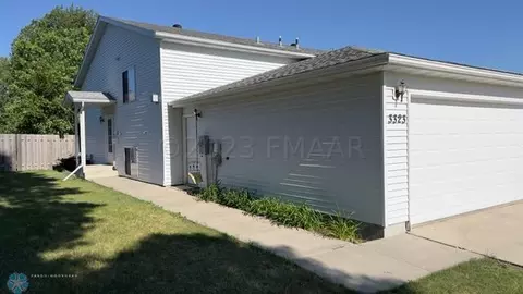 3323 17 St S, Fargo, ND 58104
