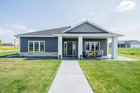 2554 69th Ave S, Fargo, ND 58104