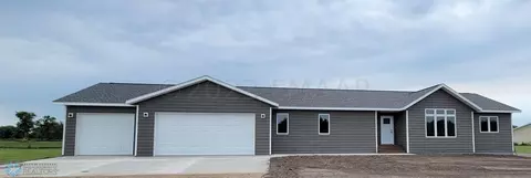 512 Sebens Dr, Milnor, ND 58060