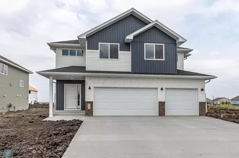 7351 28 St S, Fargo, ND 58104