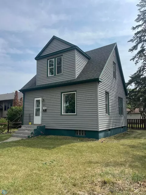 202 11th St N, Breckenridge, MN 56520