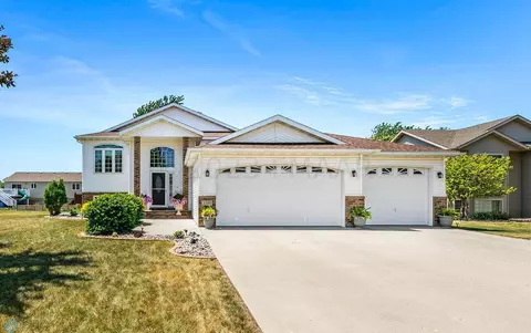 3351 Jefferson St S, Fargo, ND 58104