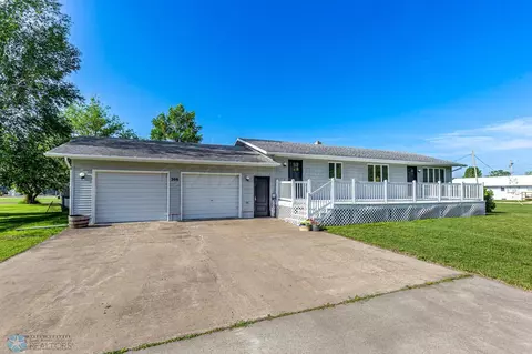 306 Park Dr, Shelly, MN 56581