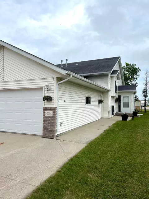 1034 4 Ave W, West Fargo, ND 58078