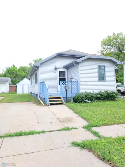 109 3 Ave E, West Fargo, ND 58078