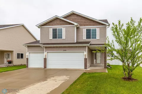 2696 56 Ave S, Fargo, ND 58104