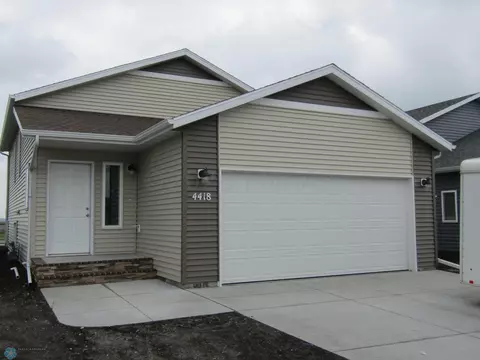 4418 19 St S, Moorhead, MN 56560