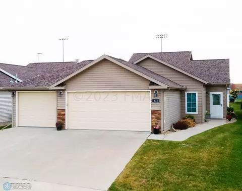 673 Westview Ln E, West Fargo, ND 58078