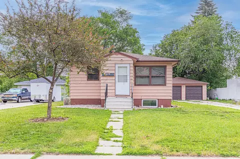 1422-1424 15 St S, Fargo, ND 58103