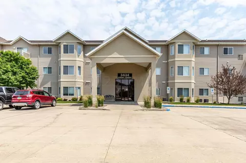 3434 28 St S UNIT 3, Fargo, ND 58104