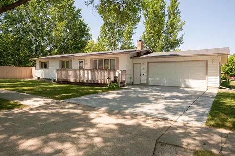 101 35 Ave N, Fargo, ND 58102