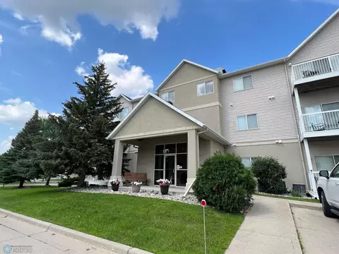 3401 28th St S #206, Fargo, ND 58104