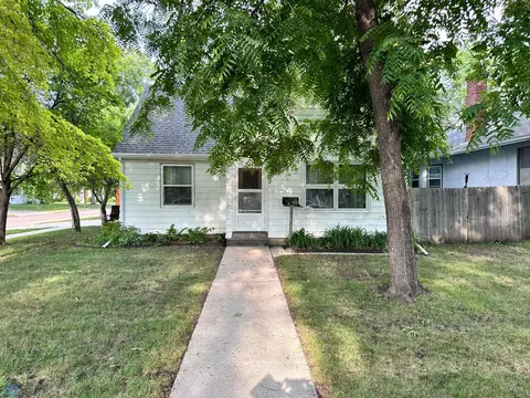 402 14 St S, Fargo, ND 58103