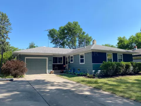 1322 18th Ave S, Moorhead, MN 56560