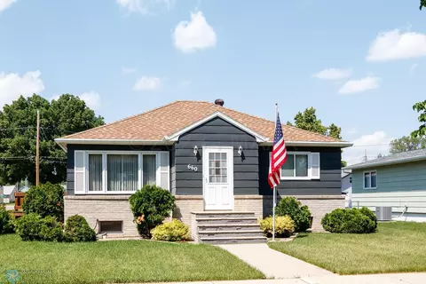 660 3rd St SW, Valley City, ND 58072