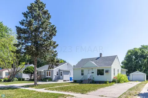 1518 14 St S, Fargo, ND 58103