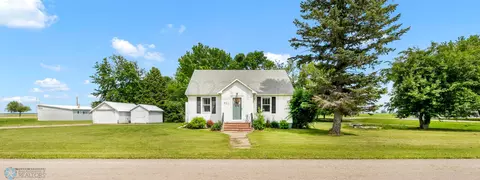 331 Kenyon Ave, Grandin, ND 58038