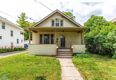 1124 8 St N, Fargo, ND 58102