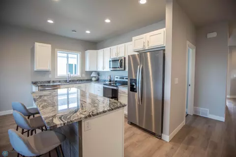 6873 67 St S, Horace, ND 58047