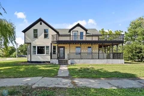 201 1st St NE, Hankinson, ND 58041