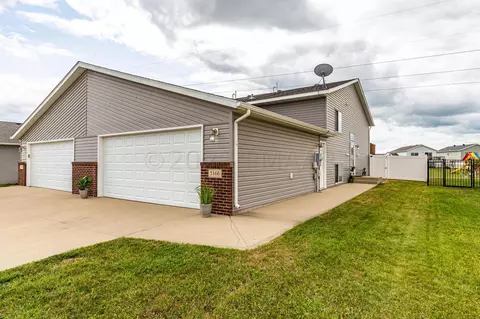 5166 48 Ave S, Fargo, ND 58104