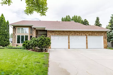 2207 34 12 Ave S, Fargo, ND 58104