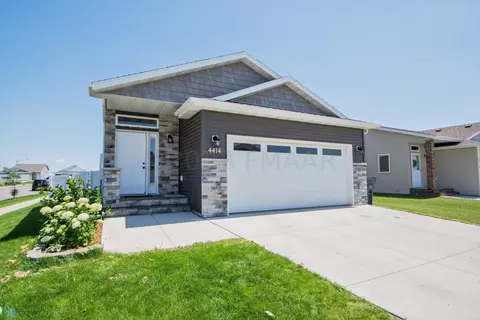 4414 18th St S, Moorhead, MN 56560