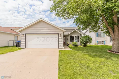 5563 20th St S, Fargo, ND 58104