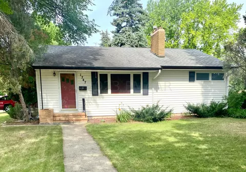 1747 6 St S, Fargo, ND 58103