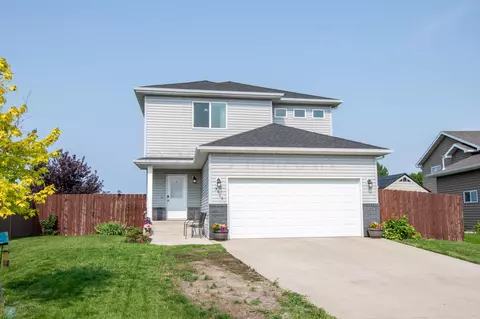 3113 24th St S, Moorhead, MN 56560