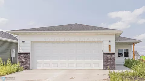 6701 69th Ave S, Horace, ND 58047