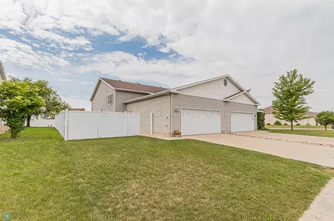 1610 19th Ave E, West Fargo, ND 58078