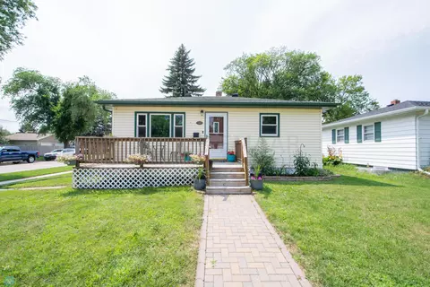 1349 15 St S, Fargo, ND 58103