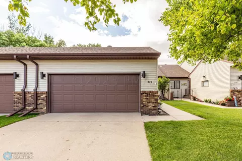 324 Prairiewood Cir S # 03, Fargo, ND 58103