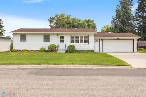 1415 Westmore Ave, Wahpeton, ND 58075